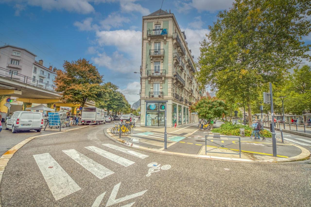 Апартаменты Le Petit Jaures - Gare / Tram Гренобль Экстерьер фото